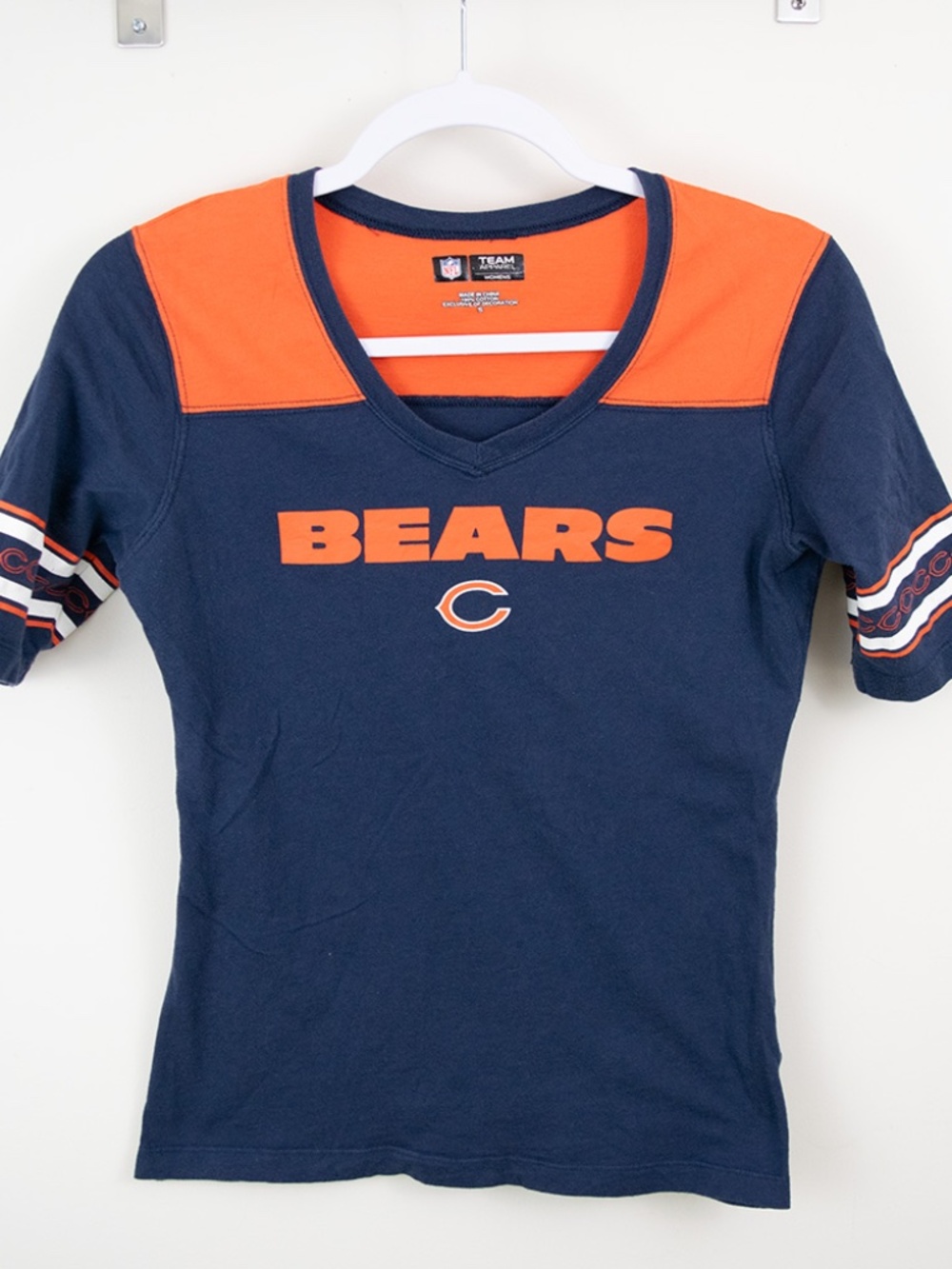 Women's Chicago Bears NFL Team short sleeve V-neck tee size S cotton